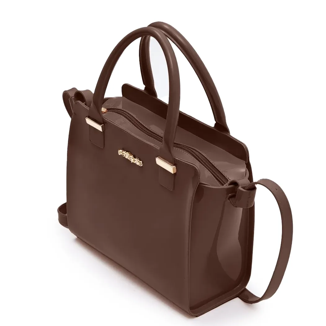 Bolsa feminina Petite Jolie Love II marrom vista lateral mostrando detalhes do acabamento